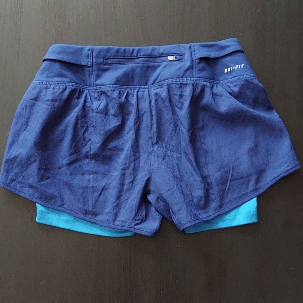 Nike - Picture 2 of 12